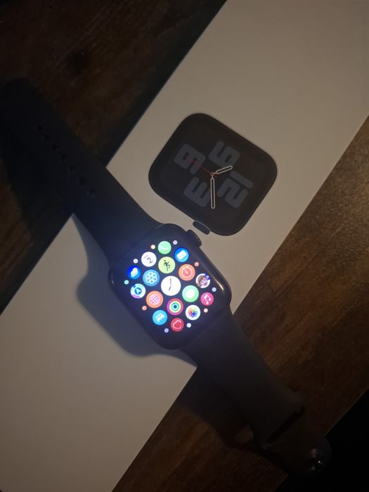 Apple Watch SE, Midnight