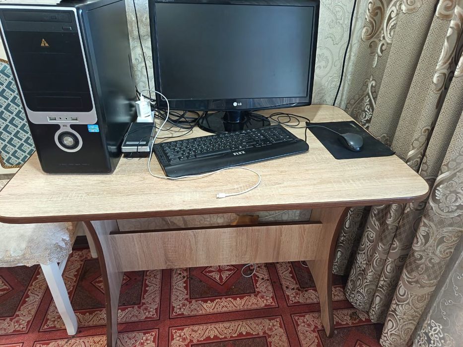 Продам куханный стол