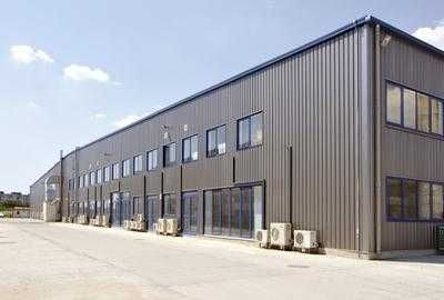 Post kummerċjali, 583 m²
