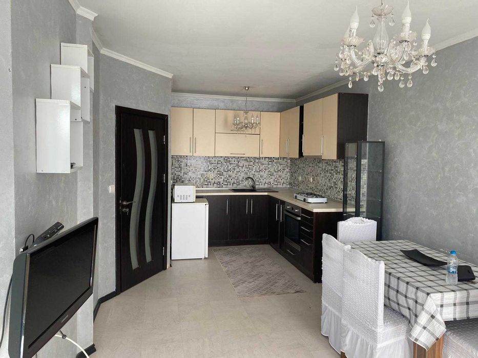 Дава се под наем Двустаен апартамент в Айтос - 68 кв.м за 229.5 € - Снимка #1