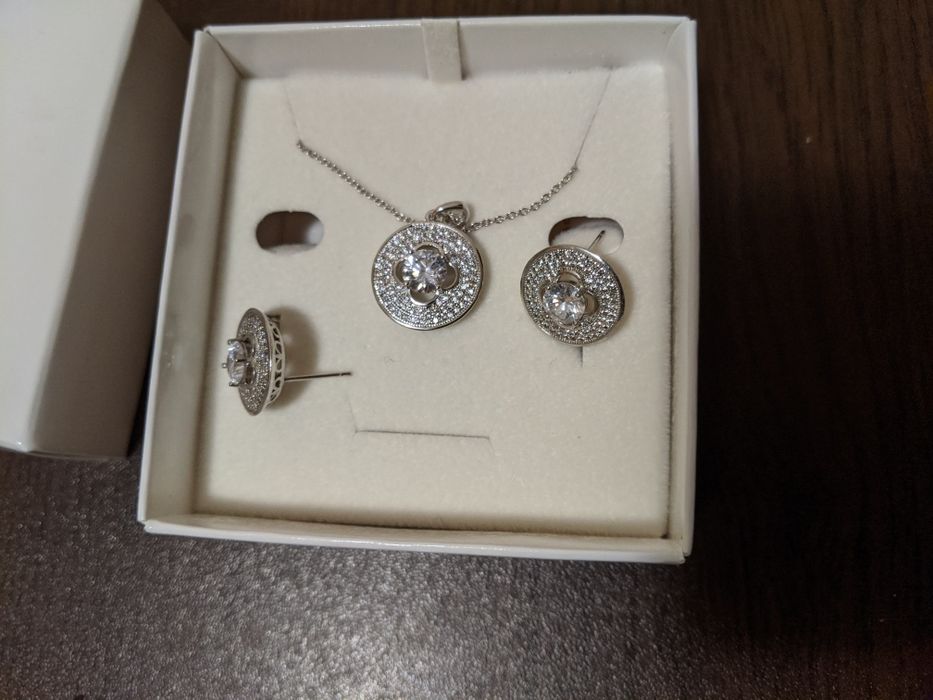Invoke колие и обеци с камък Сваровски