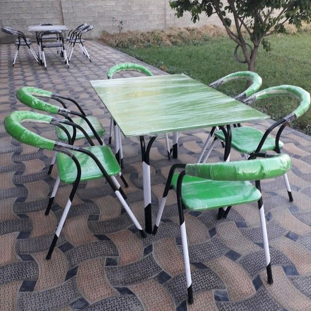 Теми стол стуллар