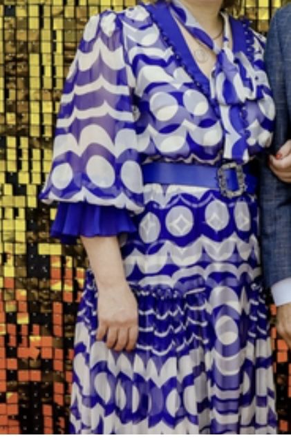 Продам вечерние платья на той