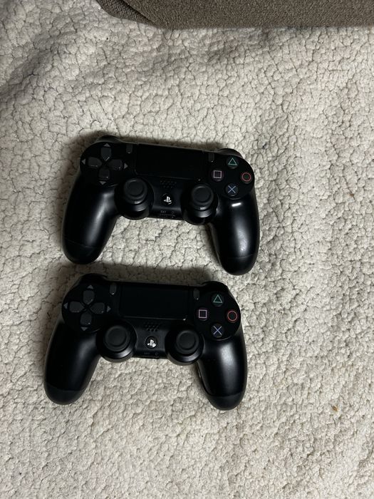 Playstation 4 PRO 1Tb (Ps4 pro ) + 2 controlere + 5 jocuri
