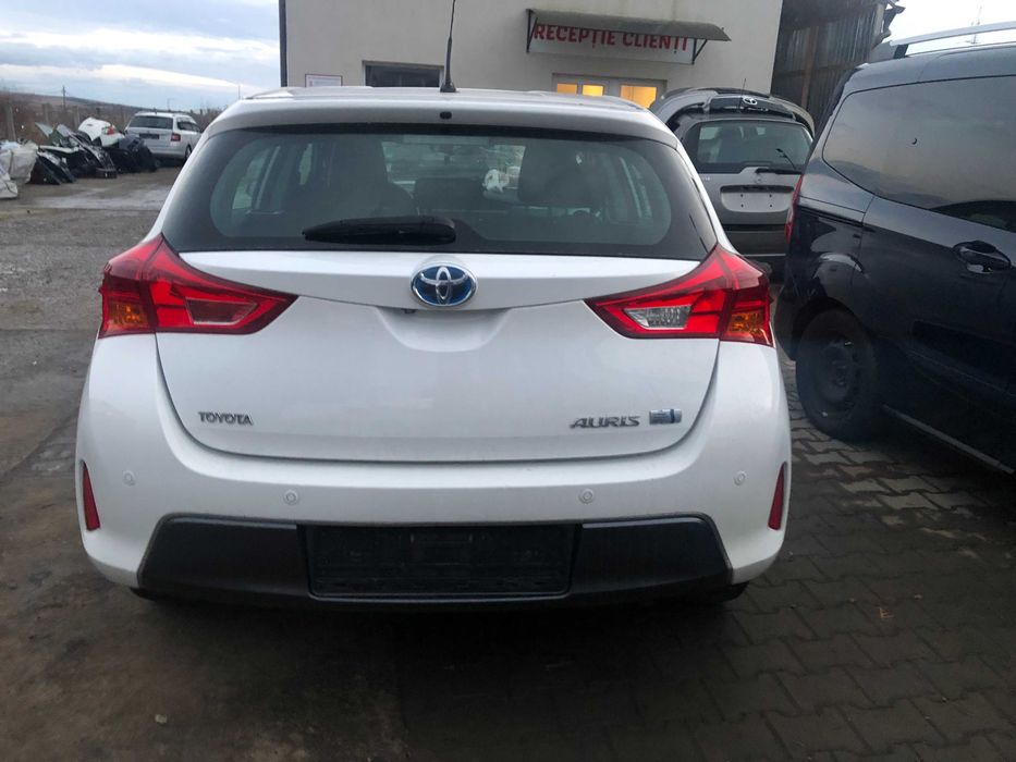 Dezmembrari piese Toyota Auris 1.8 Benzina/Hybrid 2014