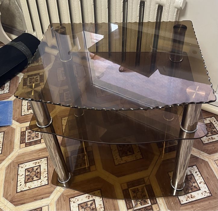 Продам стеклянный стол, столик.