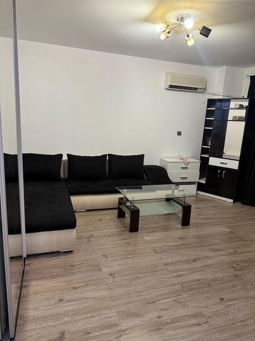 Garsonieră elegantă de închiriat | complet utilată | balcon | parcare inclusă