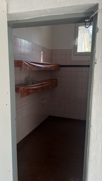 Отдавам заведение за бързо хранене под наем