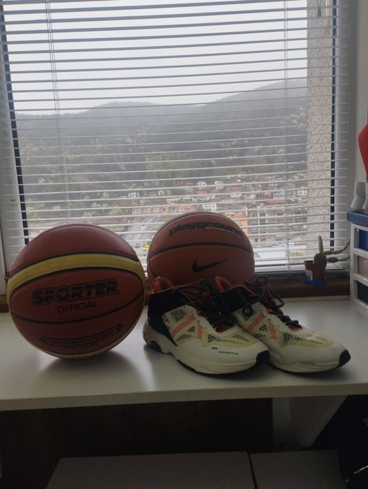 Баскетболни обувки  Zara и топкa