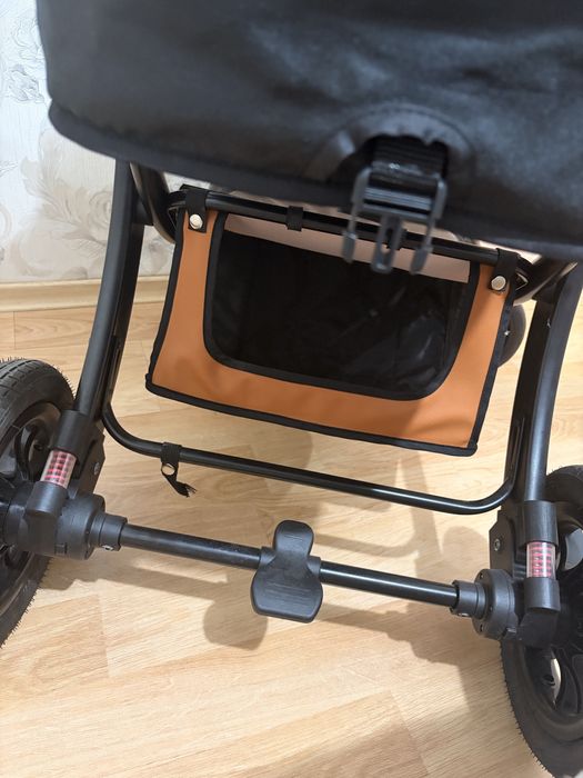 Комбинирана бебешка количка Moni Sofie 250лв много запазена.