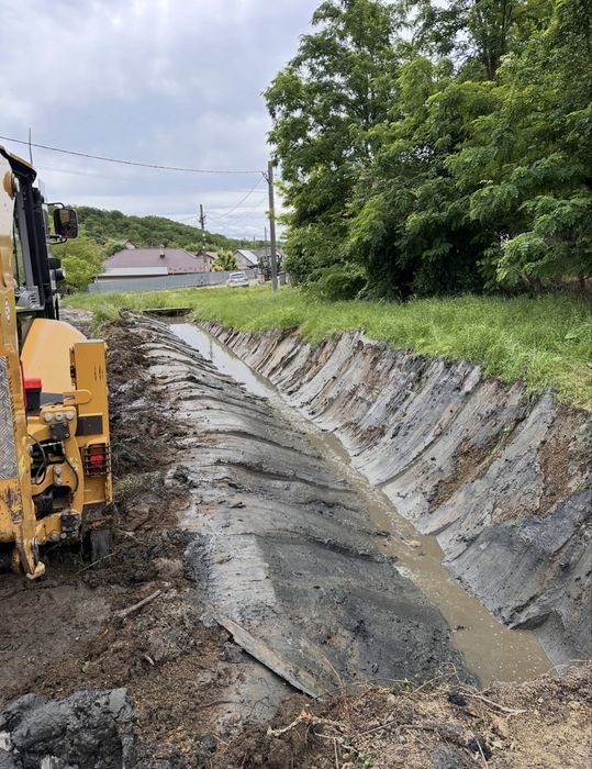De închiriat buldoexcavator Iasi