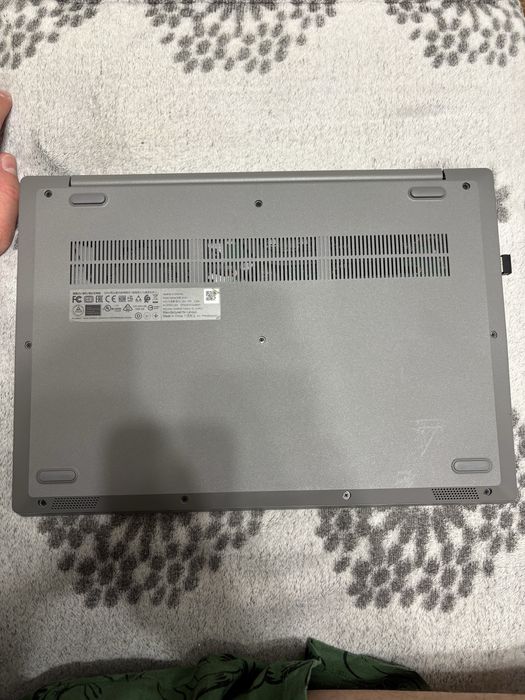 Vând laptop Lenovo IdeaPad 3, model 15ADA05