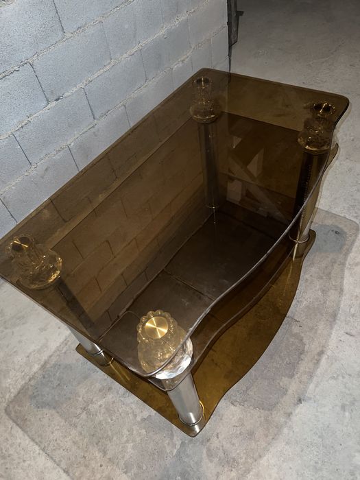 Стеклянный стол!