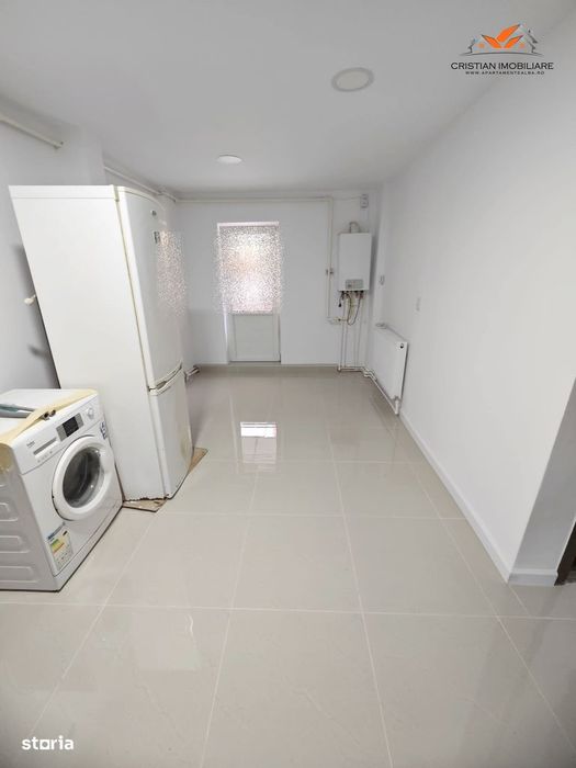 Apartament 2 camere decomandat, Parter cu balcon, Cetate-Piata !