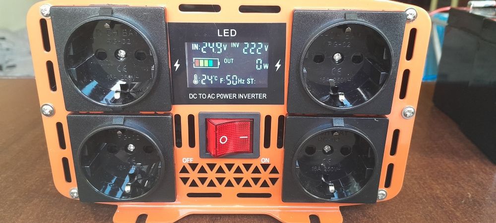 Invertor 24V/220V 4000W model nou sinus pur camion 4 prize europene