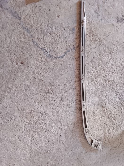 сабля переднего бампера мерс 210 лупарь