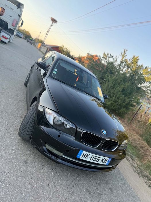 Vând BMW Seria 1.