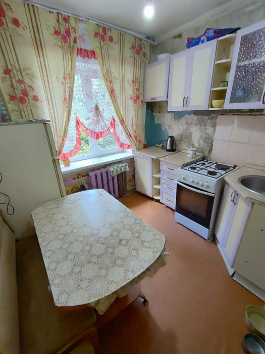 Продам 2 х комн. 2-20,  2 этаж.