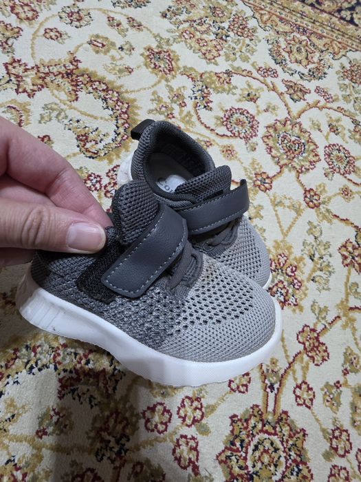 Детские кроссовки