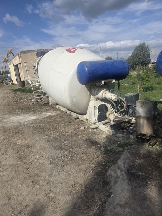 Mikser bochka sotiladi