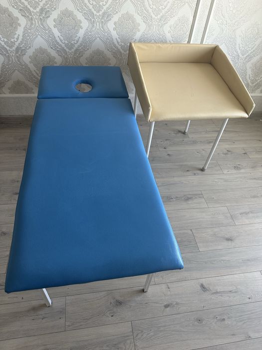 Новые кушетка и новые пеленальный столик