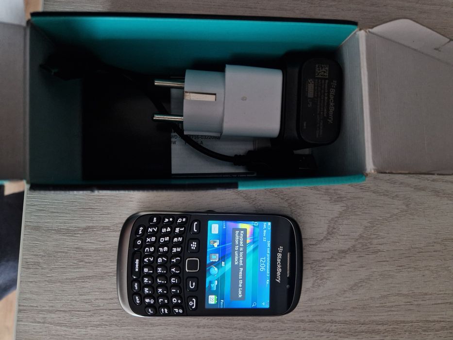 Blackberry Curve 9320 smartphone liber de retea