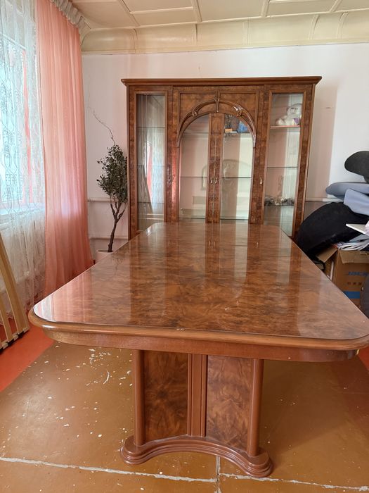 Горка комод стол для гостиной