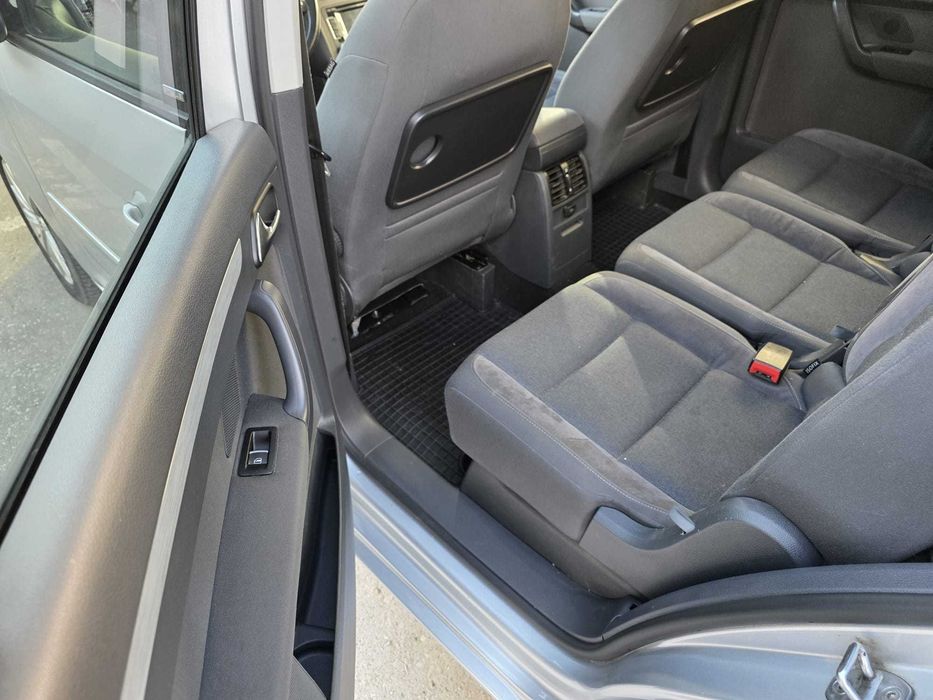 VOLKSWAGEN Touran 2013 — imagine 4