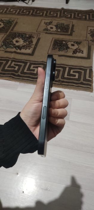 Продам Iphone 16 pro