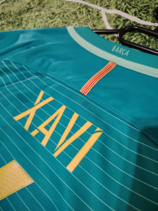 Barcelona 16/17 Third Shirt #6 Xavi, Size L