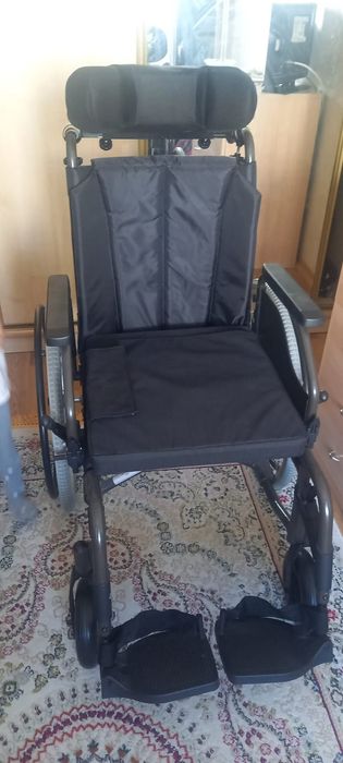 Инвалидная коляска (коляска для инвалидов)