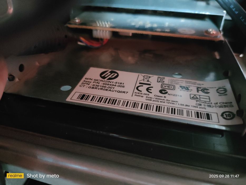 Intel Core i7 / 32 GB RAM / nVidia GTX 750 / 250 GB SSD / Wi-Fi