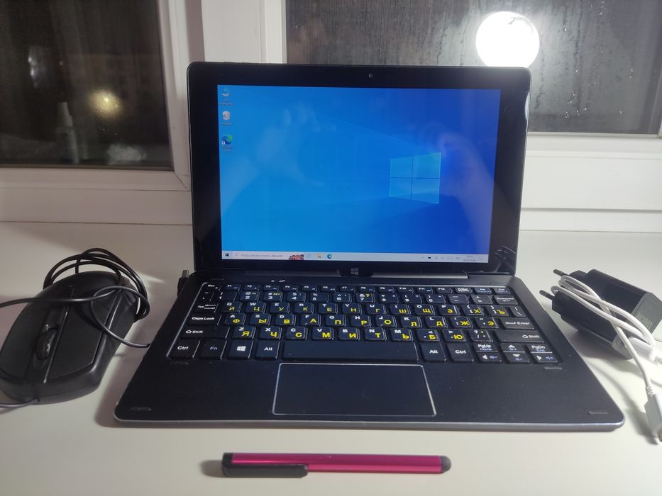 Планшет-ноутбук 2в1