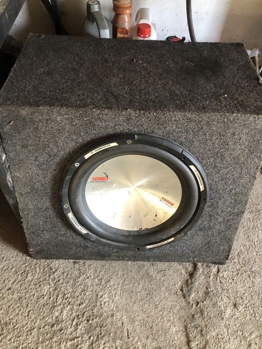 Продаю сабвуфер срочно хорошо работает