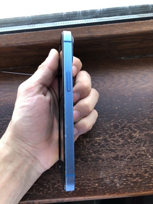 Продам IPhone 13 128gb