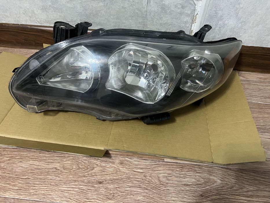 Фары для toyota corolla