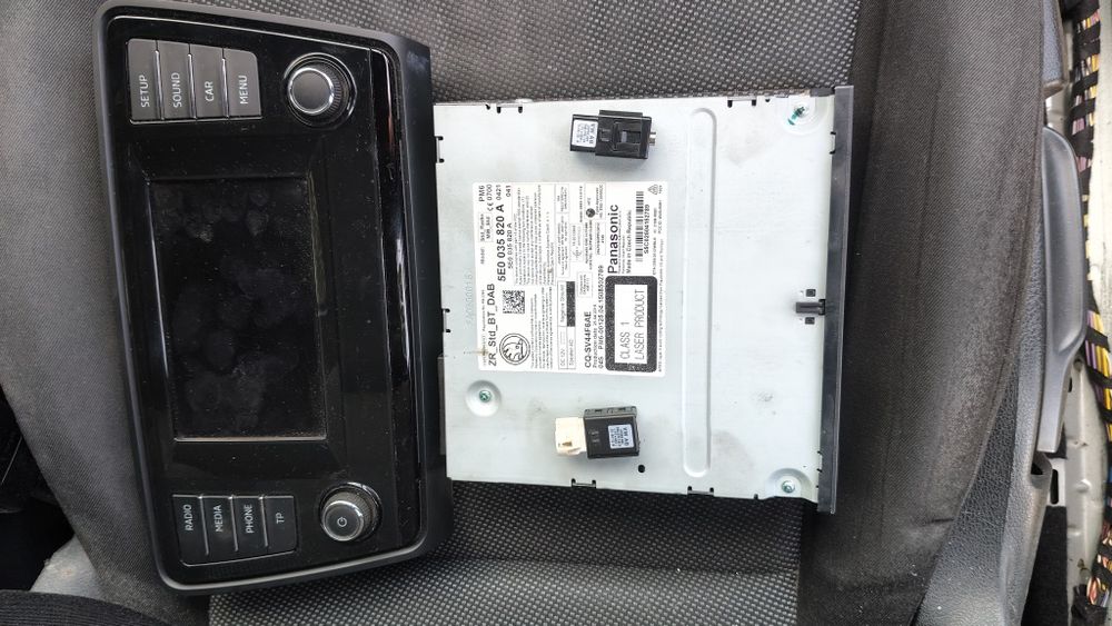 Navigatie completa display  unitate radio CD card SD Skoda Octavia 3