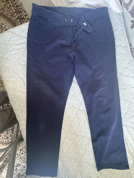 Продам джинсы материал натуральный 5 шт.