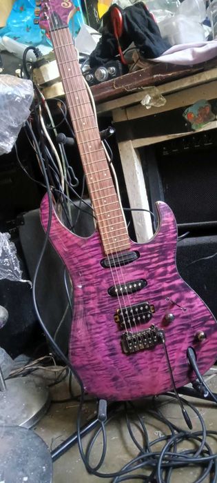 Китара Superstrat колекция редки качествени модели,може+ кубе,процесор