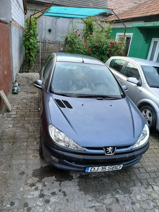 Vand Opel Astra h 1.7 cdtj si peugeot 206 1.4 hdi