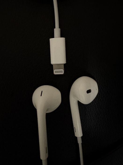 Наушники EarPods Lightning