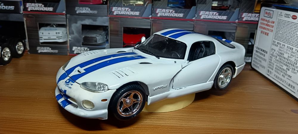 Macheta dodge viper gts