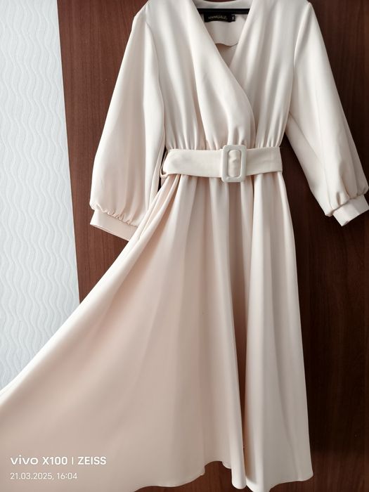 Платье нарядное для девочек 9-10 лет.