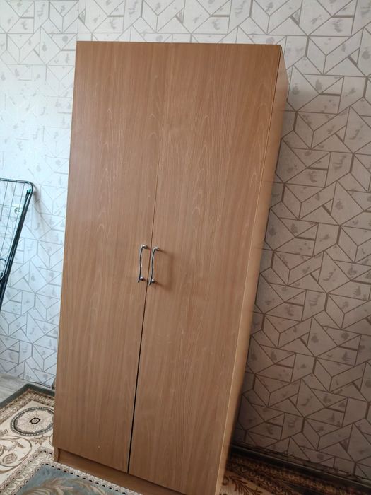 Шкаф для одежды высотой 180см
