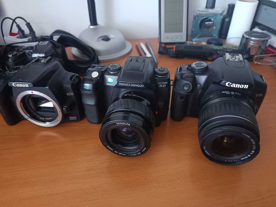 Aparate foto DSLR si Bridge,700 lei toate.