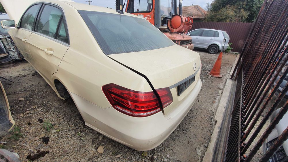 Dezmembram Mercedes W212 E200-E220 2009-2016