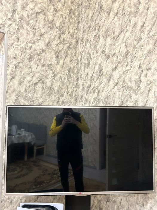 Playstation 5  почти новый, с телевизором