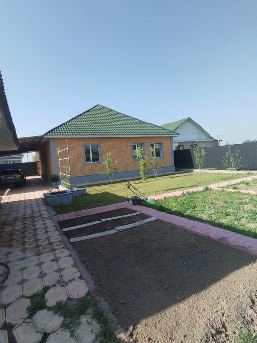 Продам дом в поселке Долан