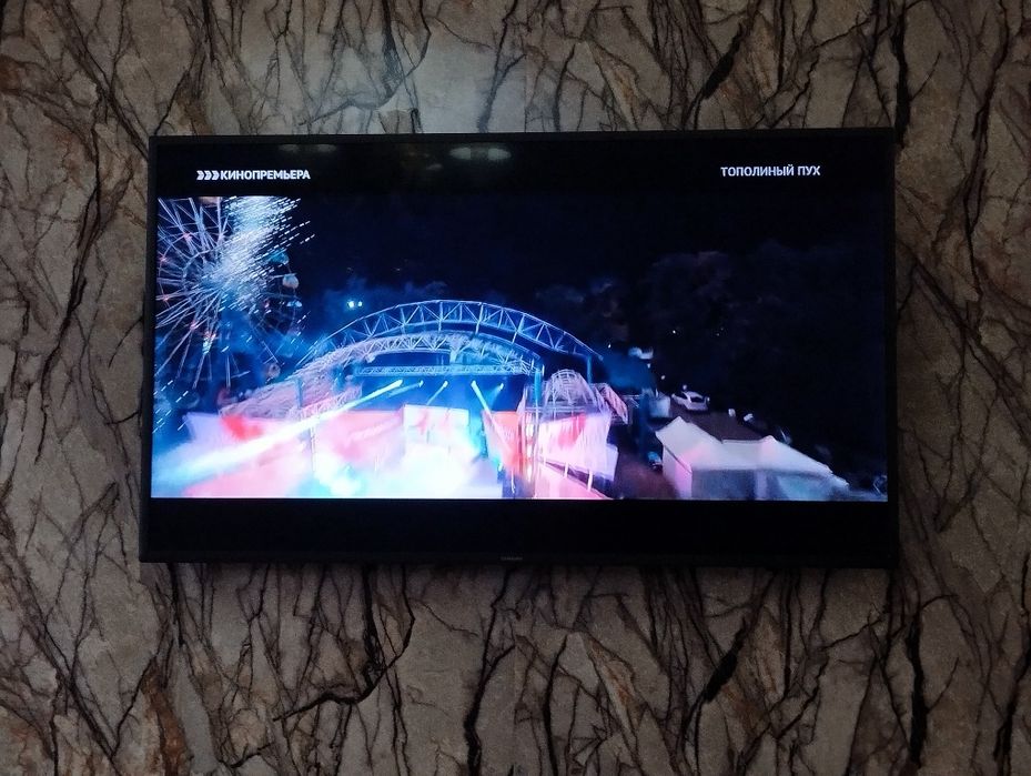 Продаётся ТВ SAMSUNG smart 49