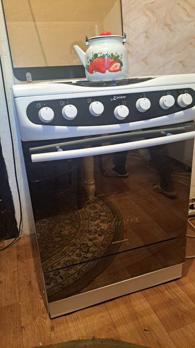 Продам газ плиту Кайсер